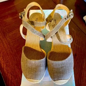 Grey/Tan, cross straps, woven heel, wedges. Maurice’s. Size 9